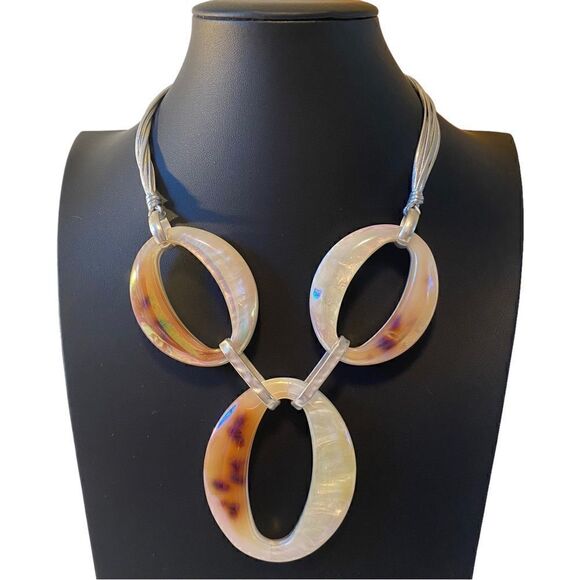 Rush by Denis & Charles 3 Ring Acrylic Iridescent Shell Like Necklace. - Picture 5 of 5